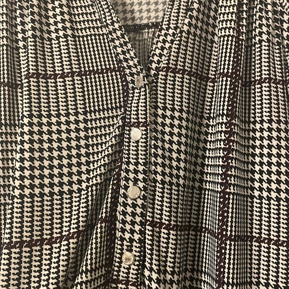 Button down blouse - Picture 3 of 3